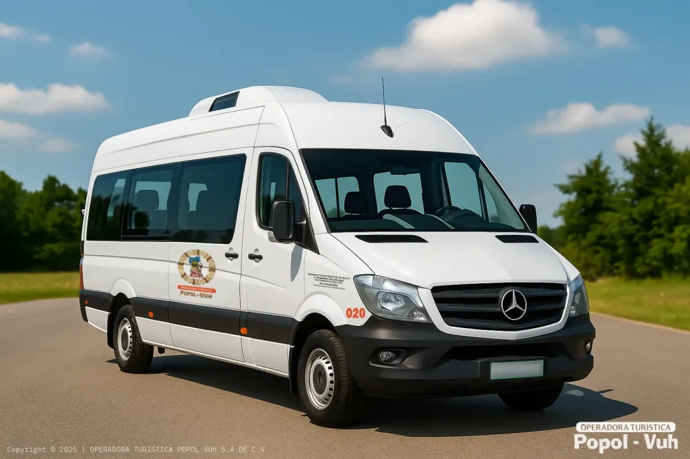 Renta tu transporte con conductor y arma tu itinerario. Te asesoramos